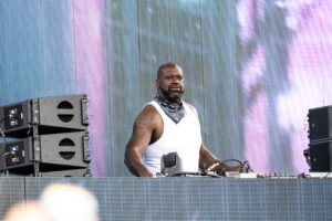DJ Diesel, a.k.a. NBA legend Shaquille O'Neal, starts the pregame party.